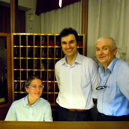 Continental ホテル ファーノ