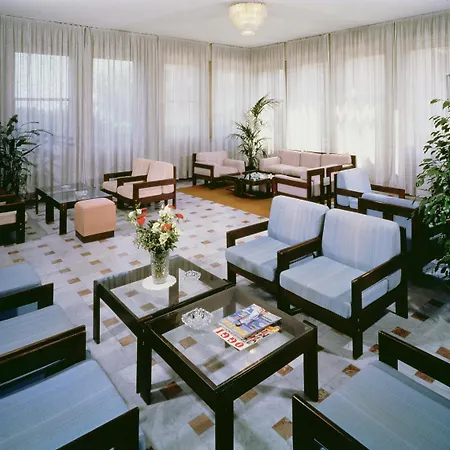 Continental ホテル