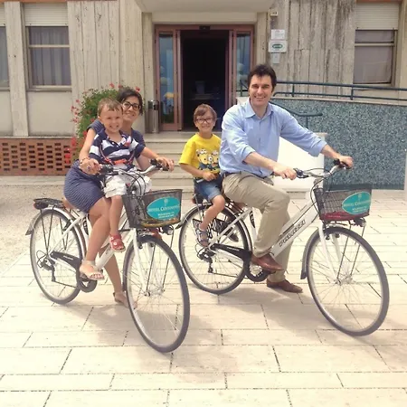 Continental ホテル ファーノ